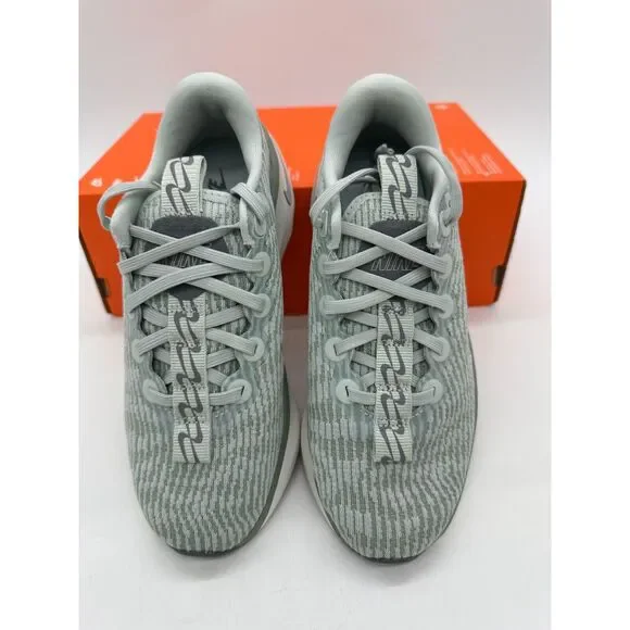 Nike Motiva Women's Size 11 Men's Size 9.5 Green Grey Athletic Shoes DV1238 006 - Picture 4 of 6